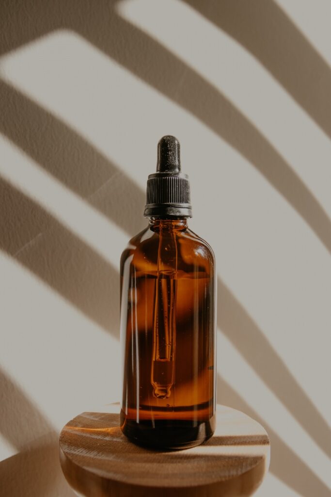 how-to-apply-oil-to-hair-and-skin-8-natural-oils-to-always-have-in