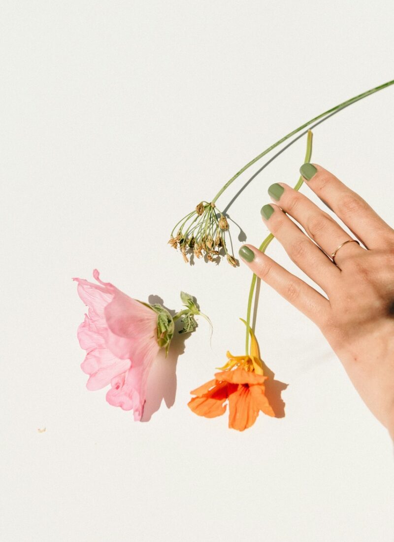 Effortlessly Chic Minimalist Summer Nails – 10 Designs You’ll Absolutely Love