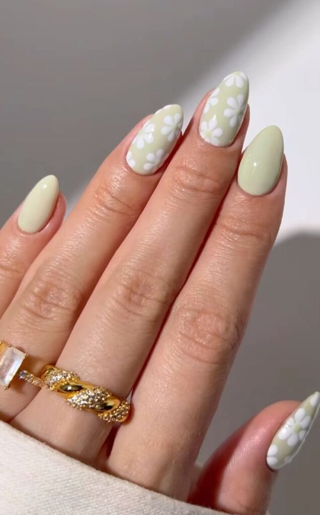 minimalist spring nails